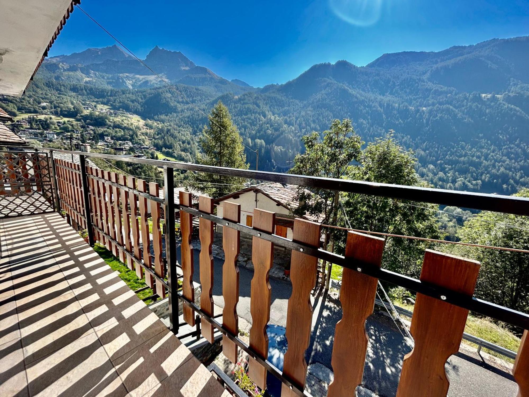 Nido Del Cervino - Ingresso Indipendente Appartement Valtournenche Buitenkant foto