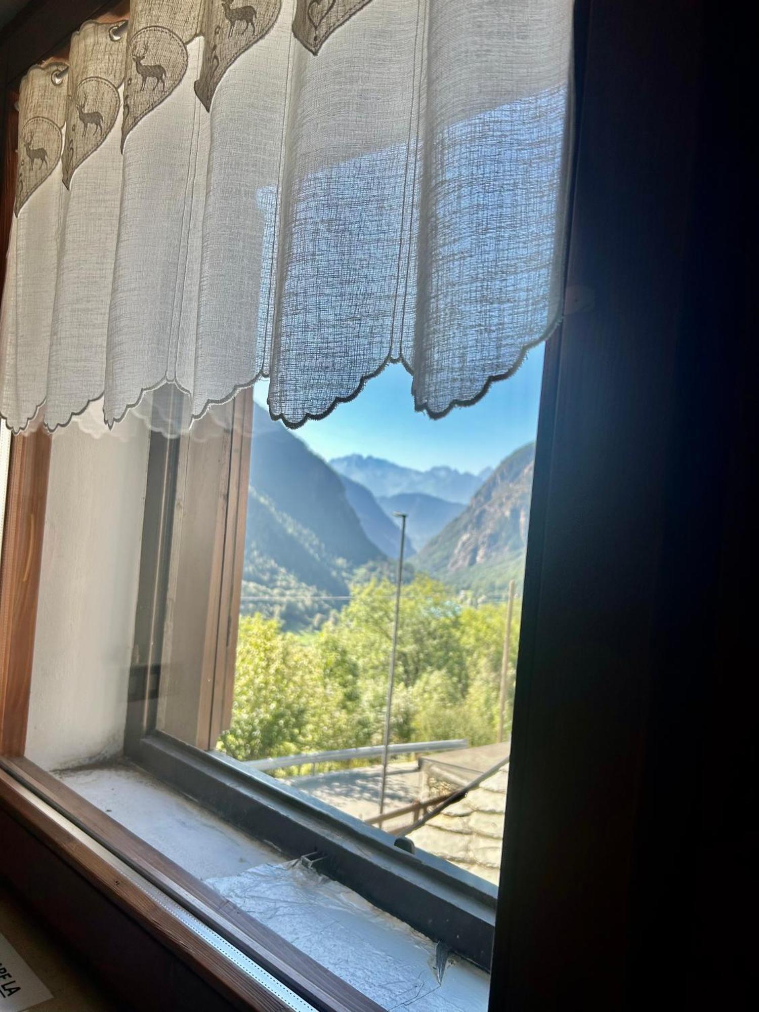 Nido Del Cervino - Ingresso Indipendente Appartement Valtournenche Buitenkant foto